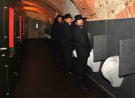 WC V BÝVALÉ KONÍRNĚ