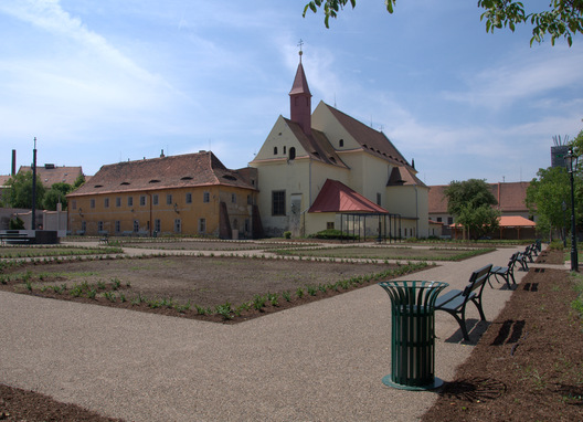 KAPUCÍNSKÁ ZAHRADA V ŽATCI
