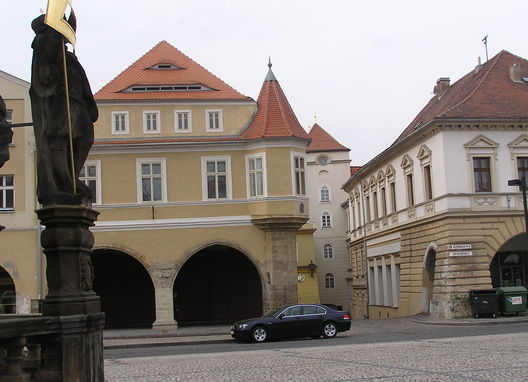 HOŠTALKŮV DŮM V ŽATCI