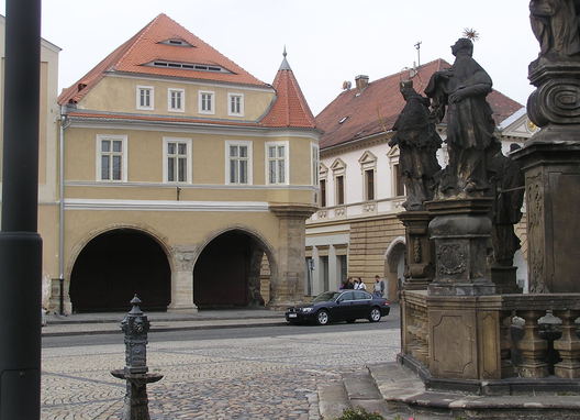 HOŠTALKŮV DŮM V ŽATCI