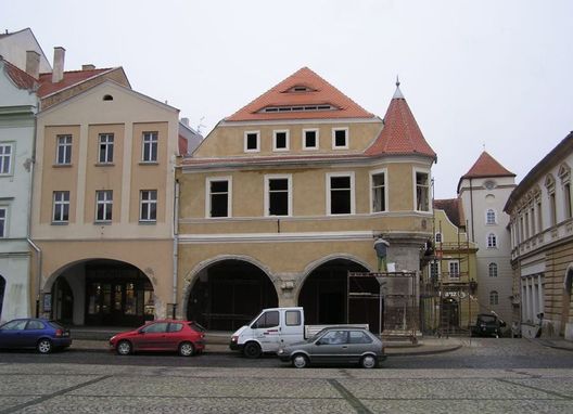 HOŠTALKŮV DŮM V ŽATCI