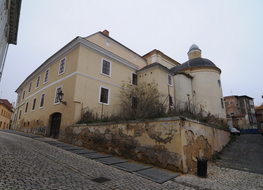 OBNOVA A REKONSTRUKCE SYNAGOGY A RABÍNSTVÍ V ŽATCI
